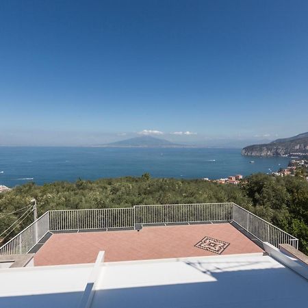 La Terrazza Sul Golfo Villa Sorrento Eksteriør billede