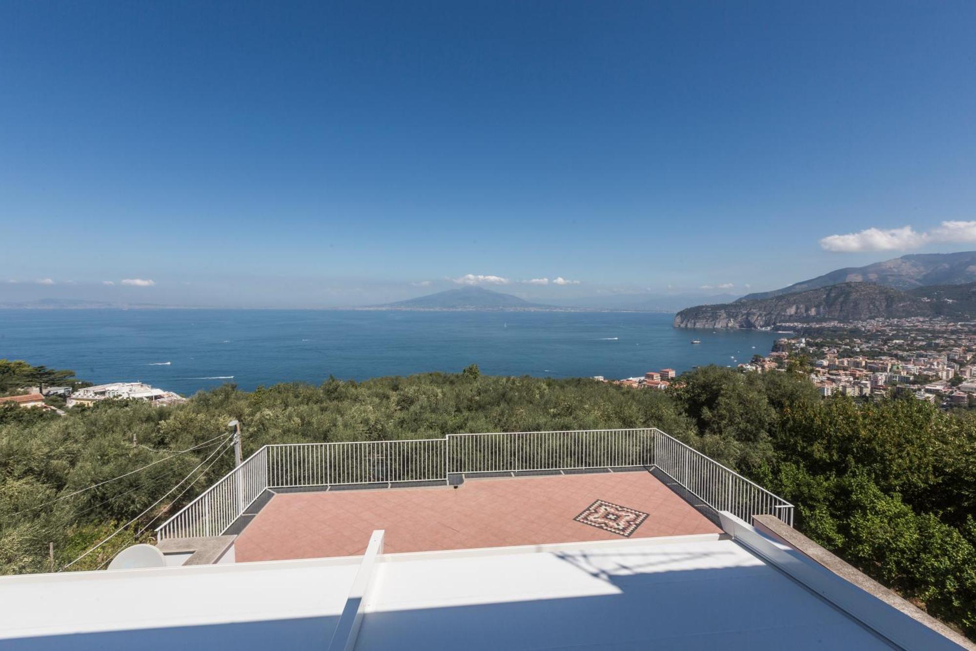 La Terrazza Sul Golfo Villa Sorrento Eksteriør billede