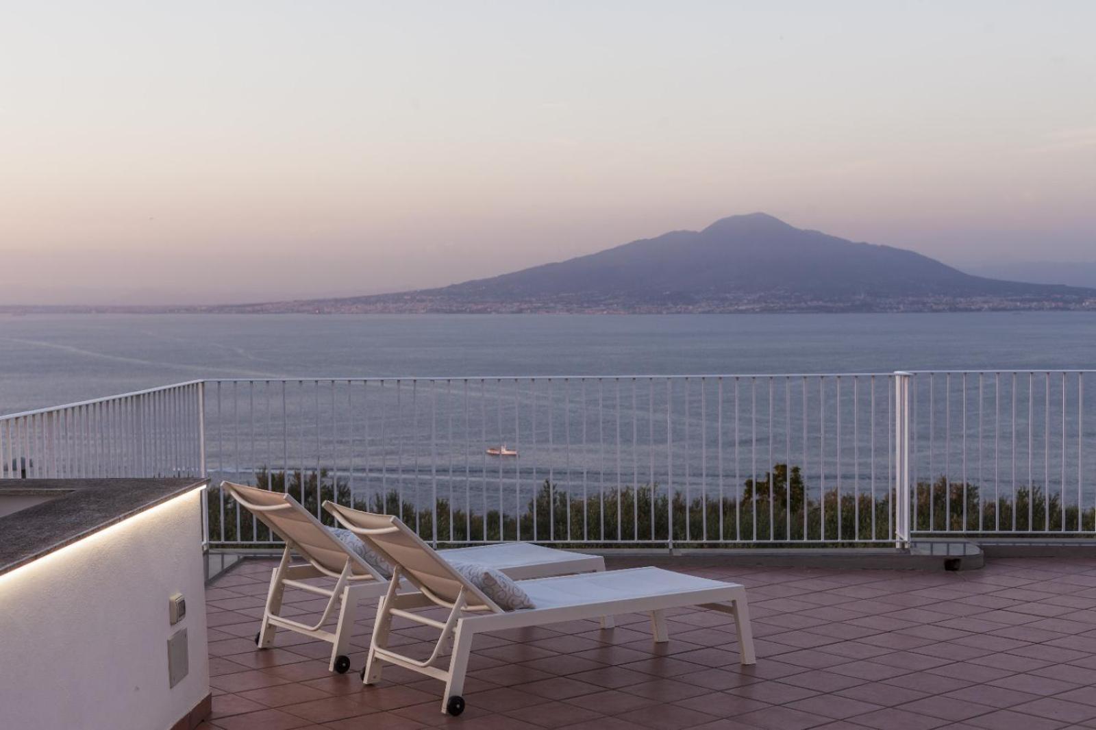 La Terrazza Sul Golfo Villa Sorrento Eksteriør billede